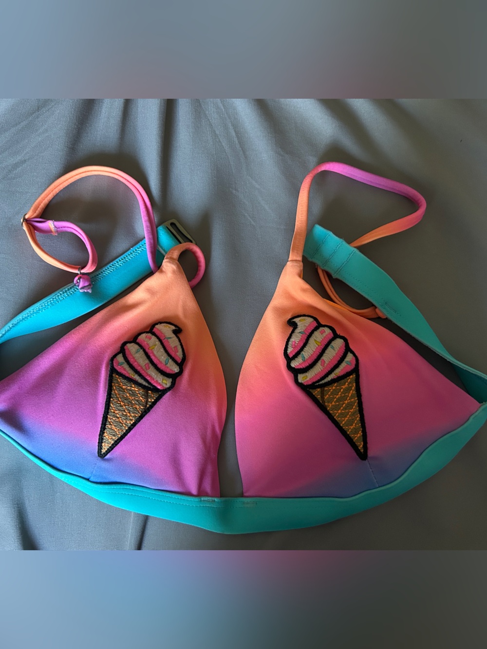 Hollister Pink Peach Gradient Bikini Top with Teal Trim and Ice Cream Patch Sz M